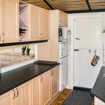 Cozy In With Kitchen Hals
