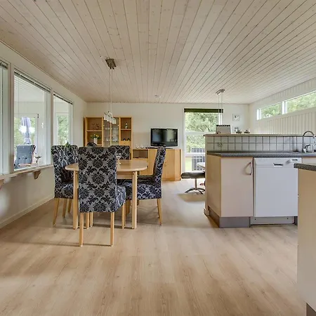 Cozy In With Kitchen Holiday home *