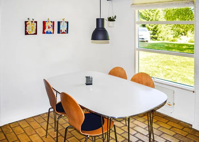 Three-bedroom In Dom wakacyjny *