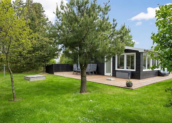 Three-bedroom In Dom wakacyjny *