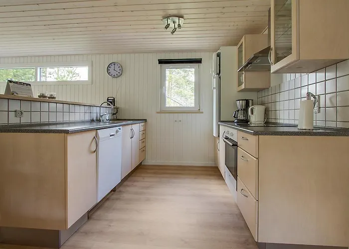 Three-bedroom In Feriehus *